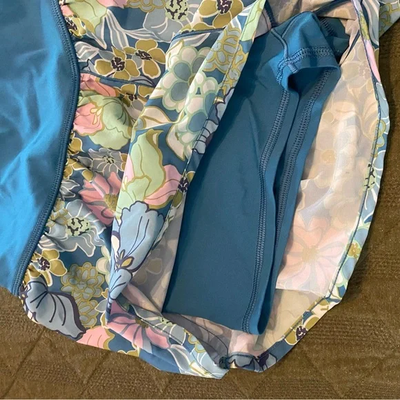 OFFLINE by Aerie Shorts - Picture 3 of 3